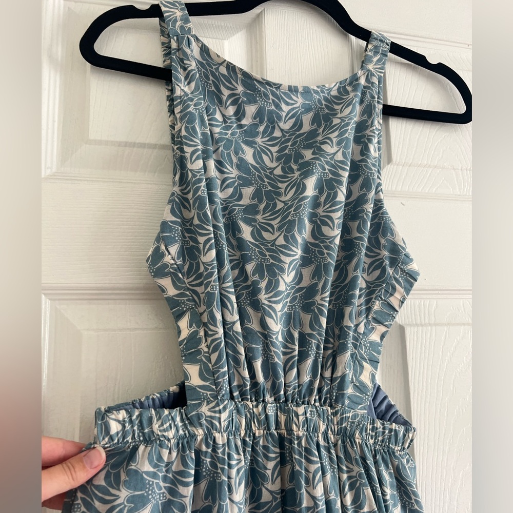 Floral patterned blue and white open back size M dress